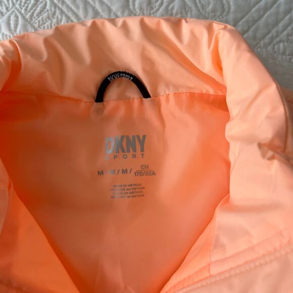 DKNY Sport Puffer Vest Full Zip Peach Belini with Pockets Activewear Medium NWT - Picture 6 of 7